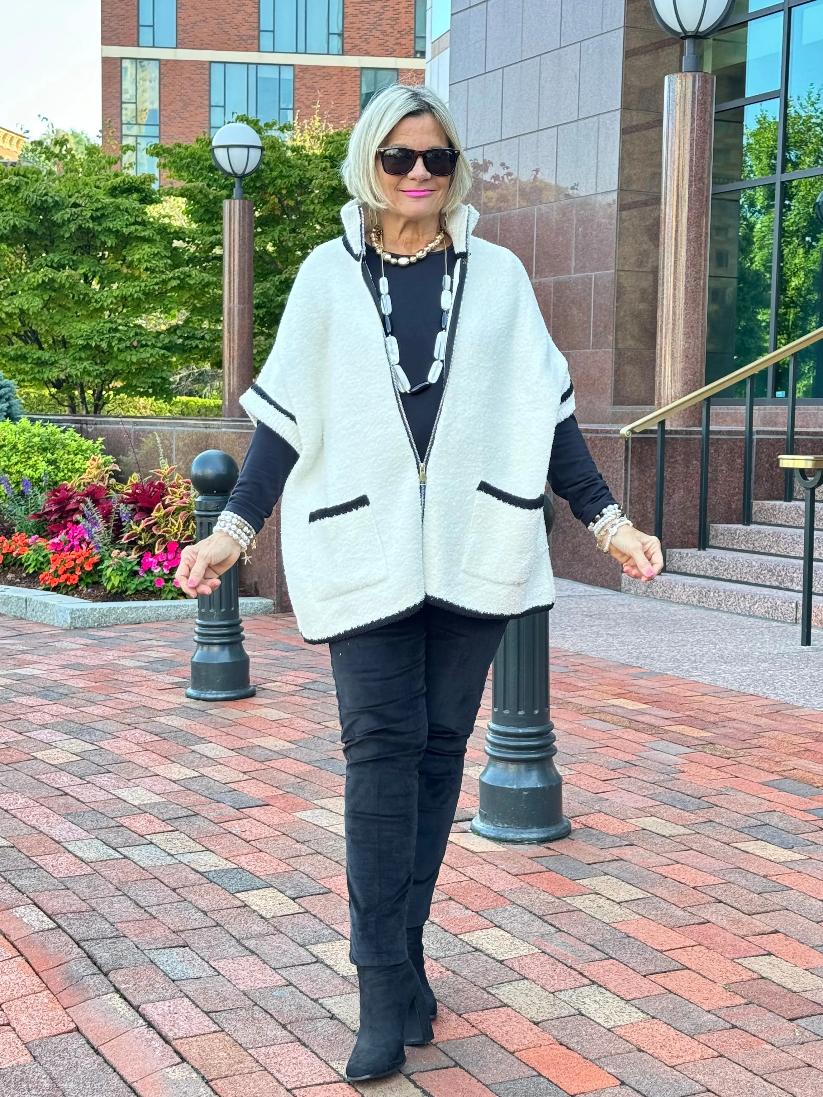 AUTUMN Black And White ZIPPER JACKET