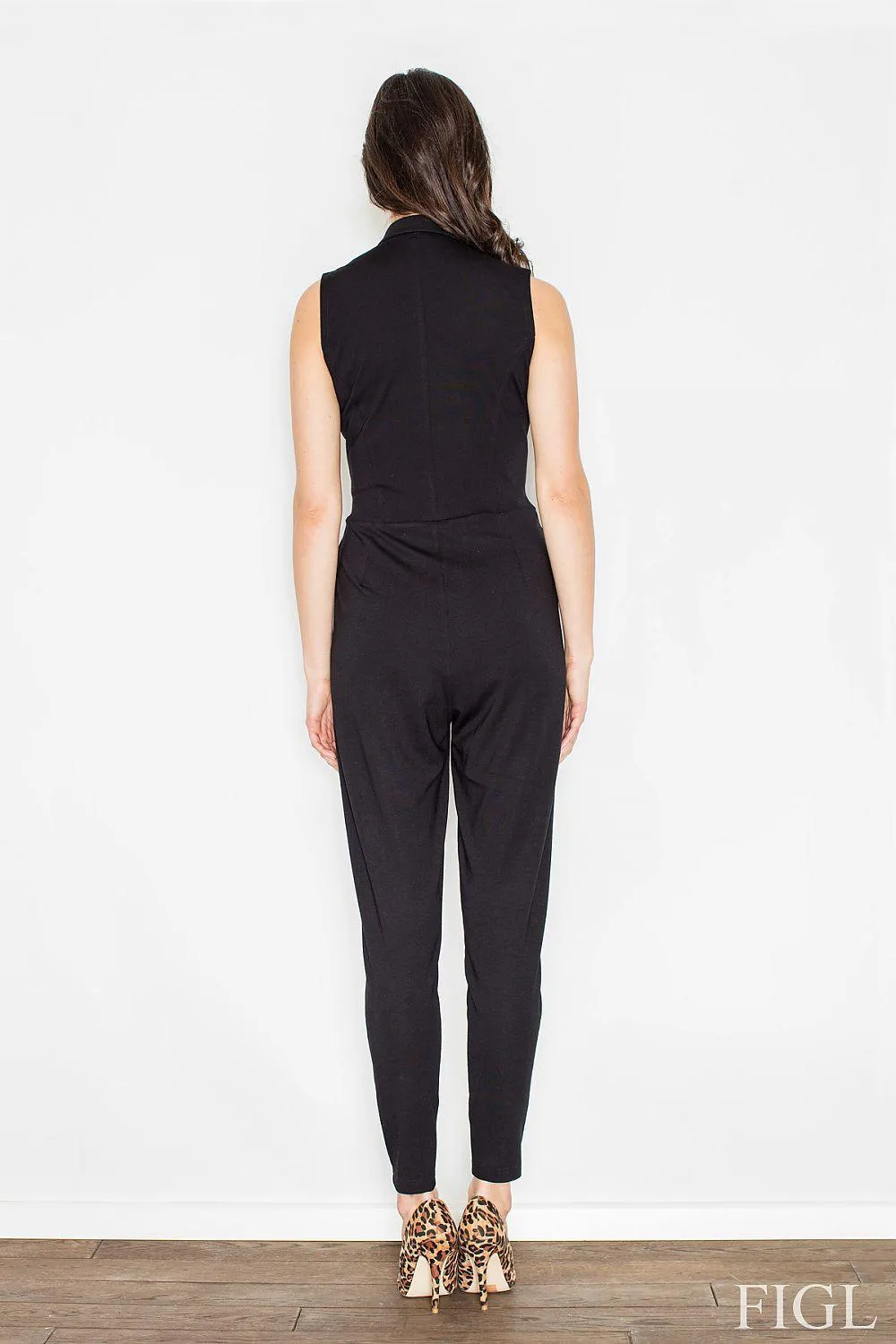 Chic Elegance: Tailored Viscose Jumpsuit with Practical Side Pockets