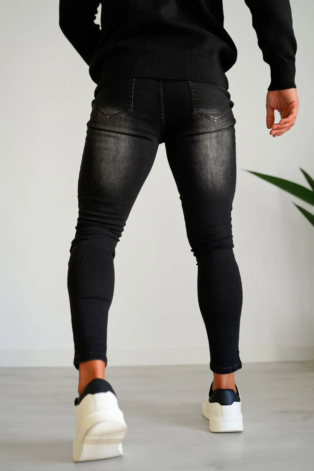 Men's Black Ripped Stretch Jean