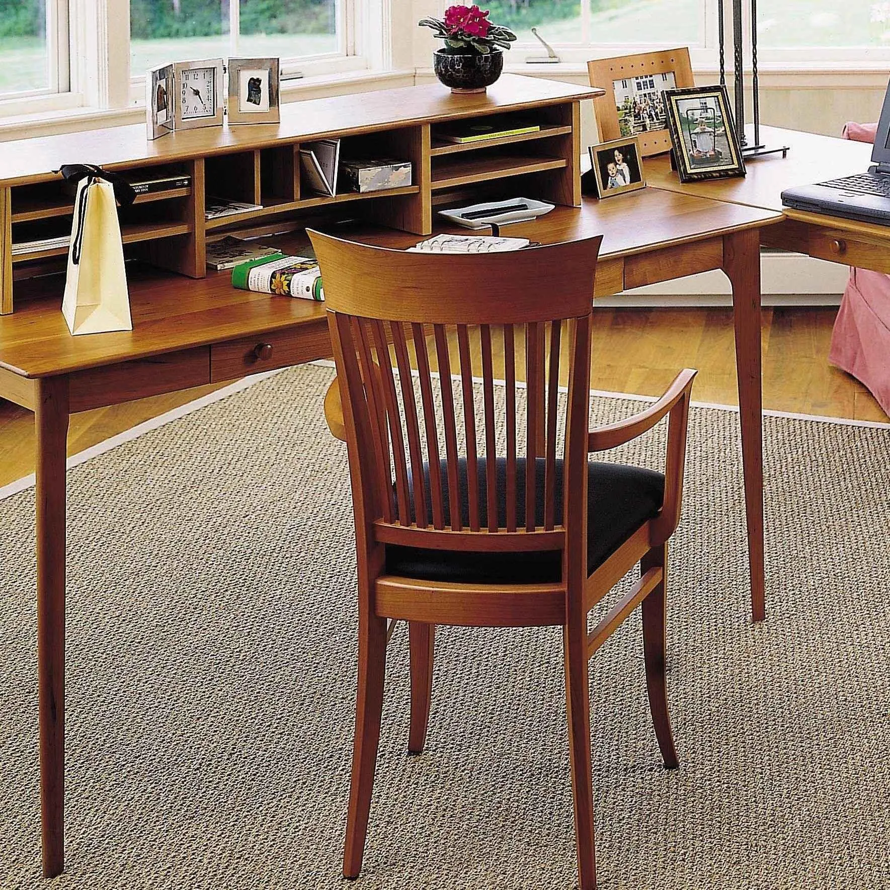 Sarah Desk With Keyboard Tray